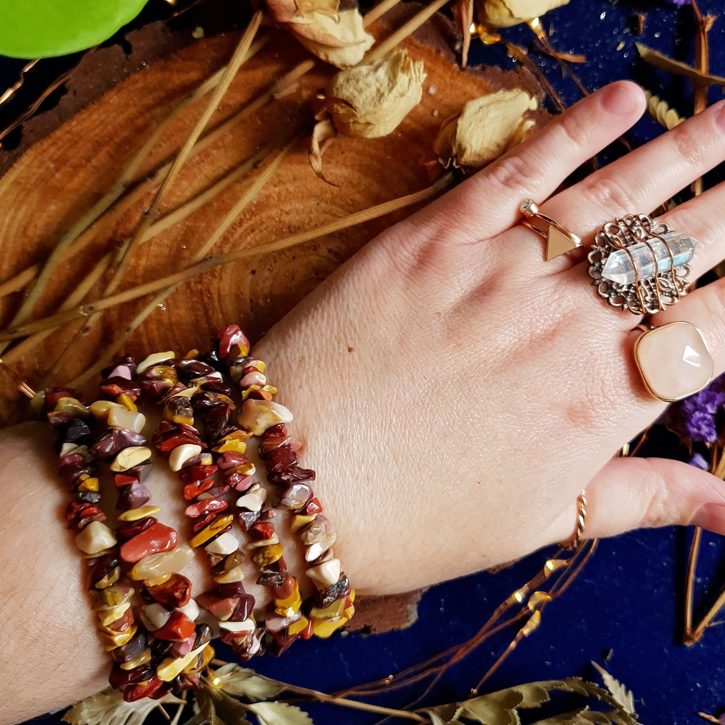 Mookaite - Crystal Chip Bracelet - Gemstone - Stretchy - One Size - Jewellery - Fashion